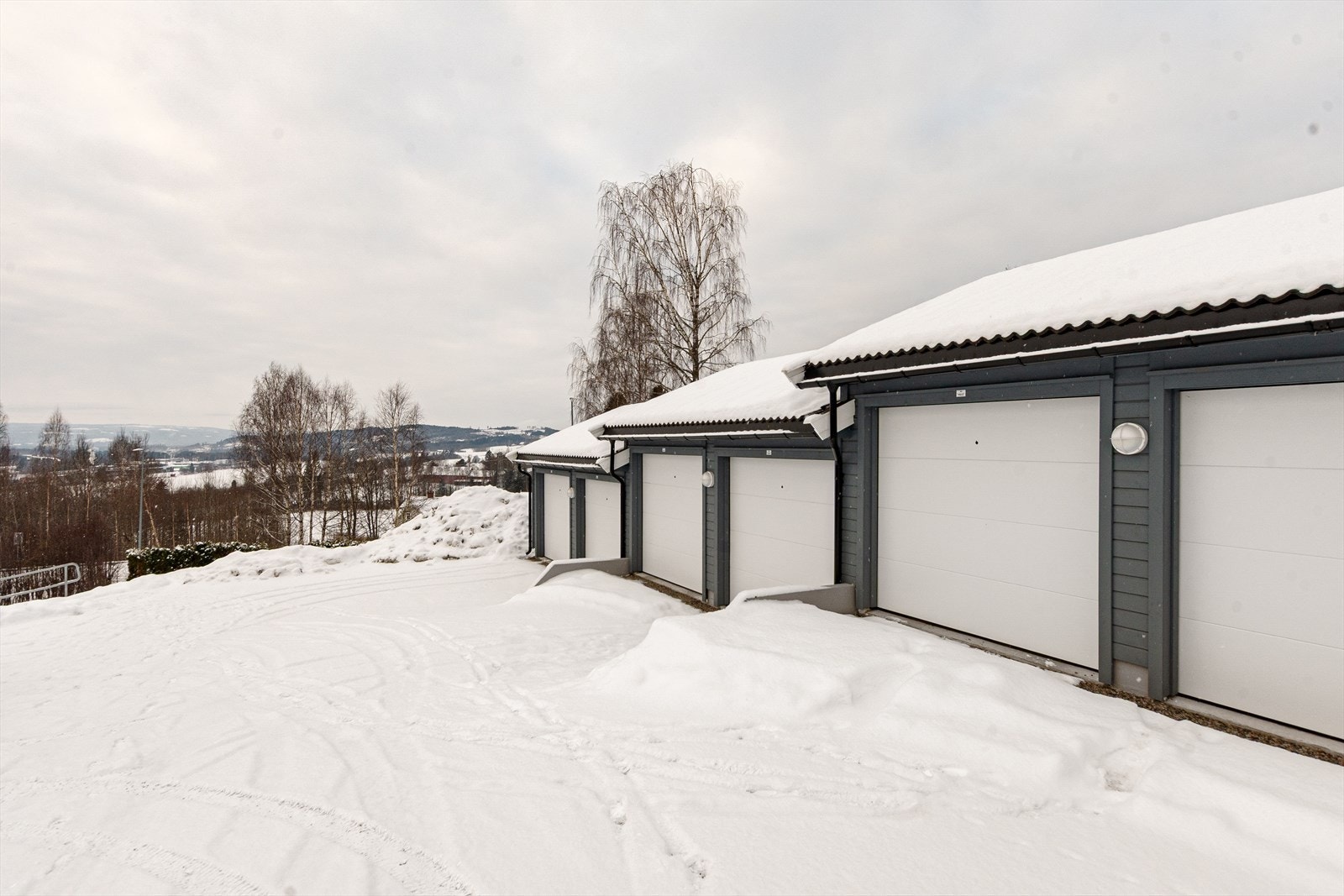 Plass nr A4 i felles garasjerekke Galleribilde