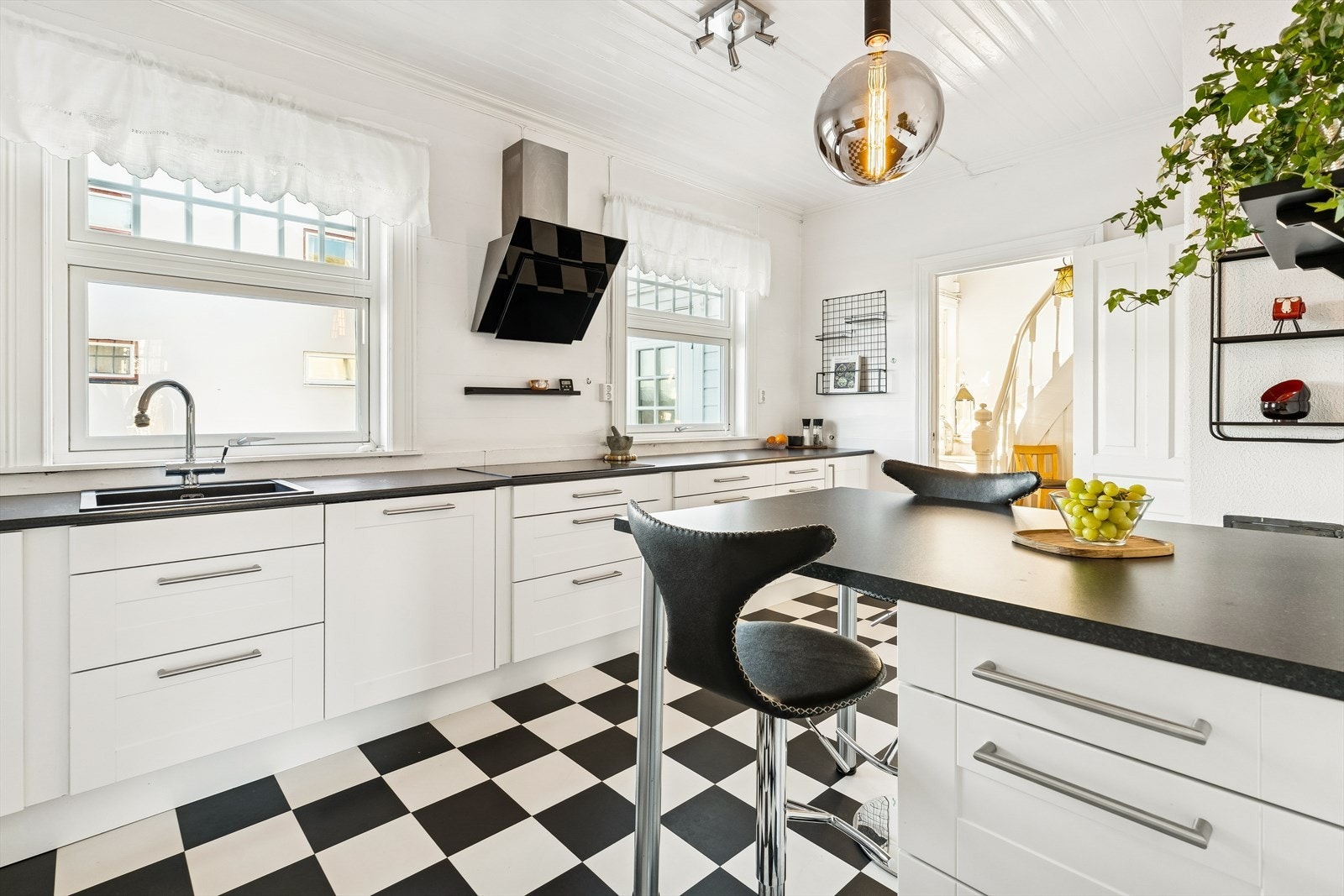 God skap- og benkplass Galleribilde