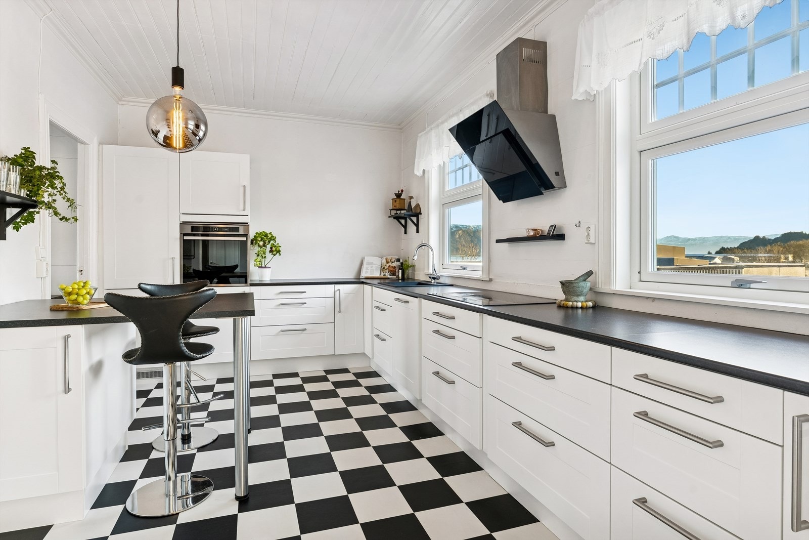 Stort flott kjøkken fra Aubo Kjøkken og Bad Galleribilde