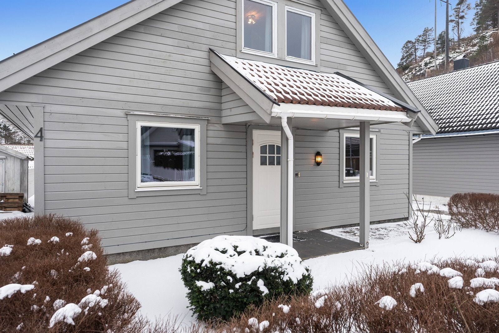 Overbygd inngangsparti. Galleribilde