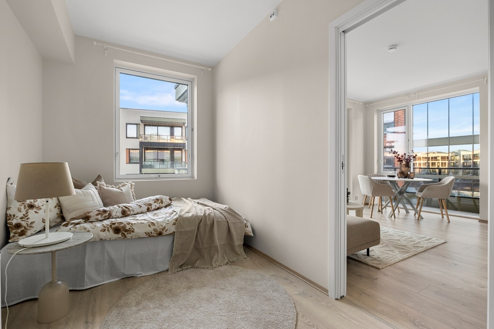 Inkludert i felleskostnadene er blant annet fjernvarme og oppvarming, samt TV/internett Galleribilde