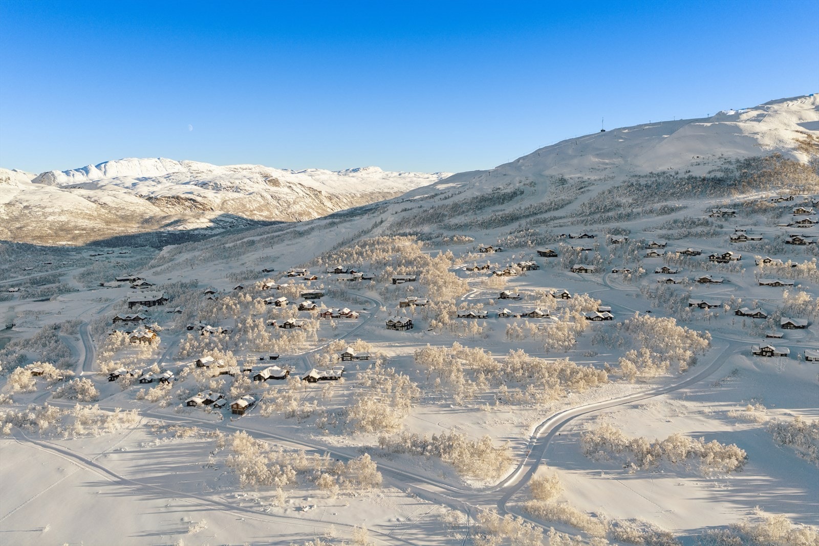 Området er en ypperlig inngangsport til Jotunheimen nasjonalpark for helårsturer. Galleribilde