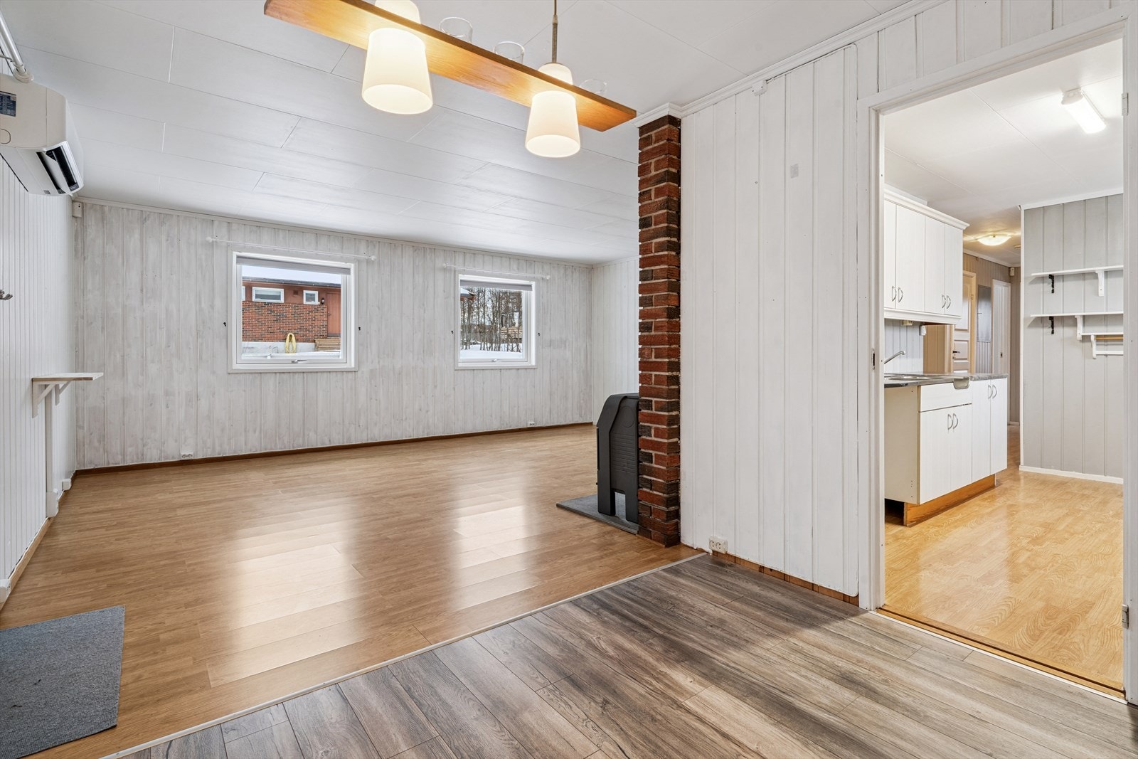 Den åpne løsningen mellom stue og spisestue gir en god romfølelse. Galleribilde