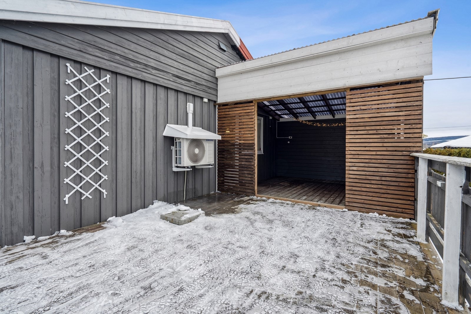 Overbygget uteplass som forlenger sesongen utendørs. Galleribilde