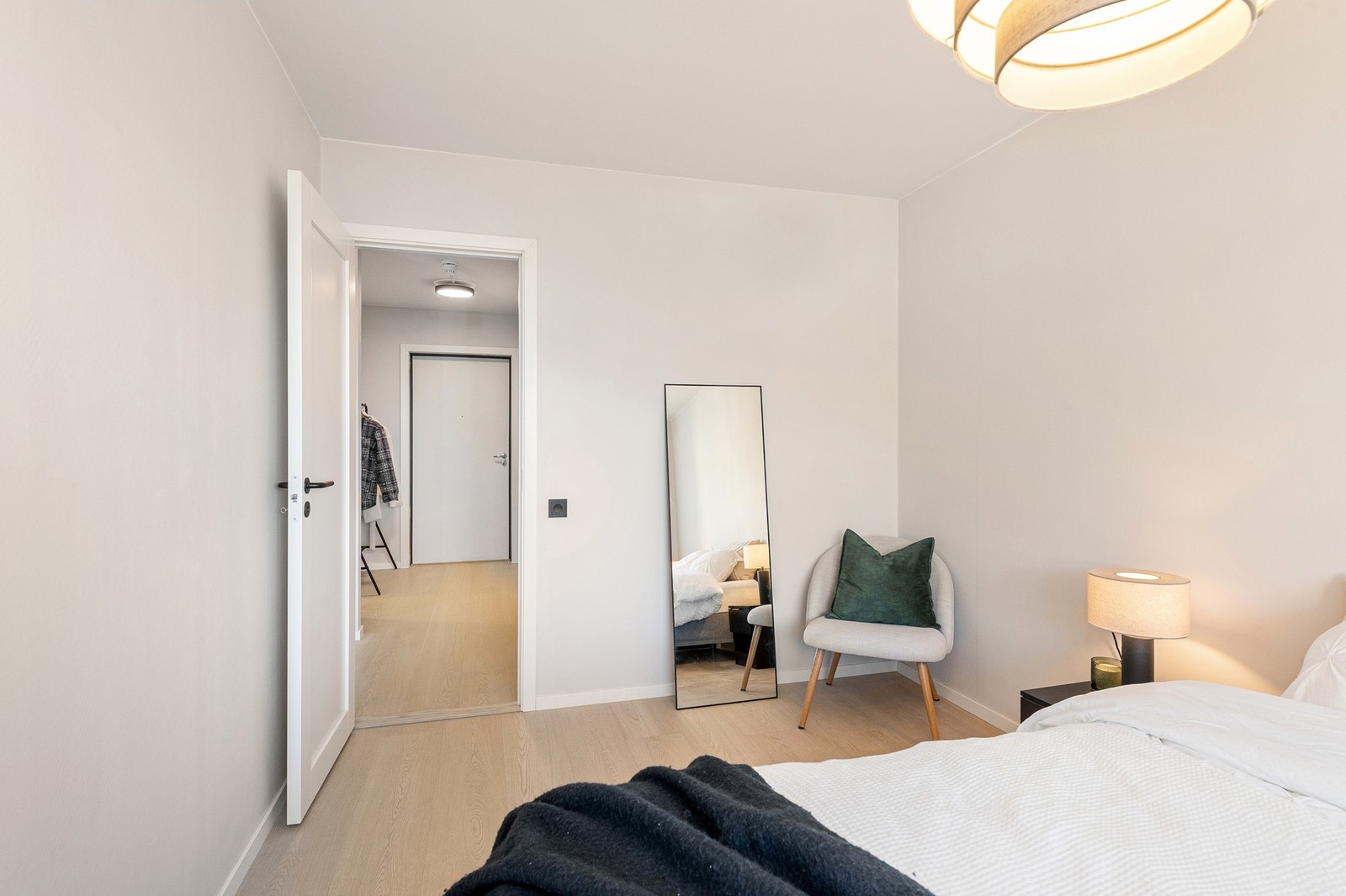 Her er det plass til et garderobeskap om en ønsker det Galleribilde