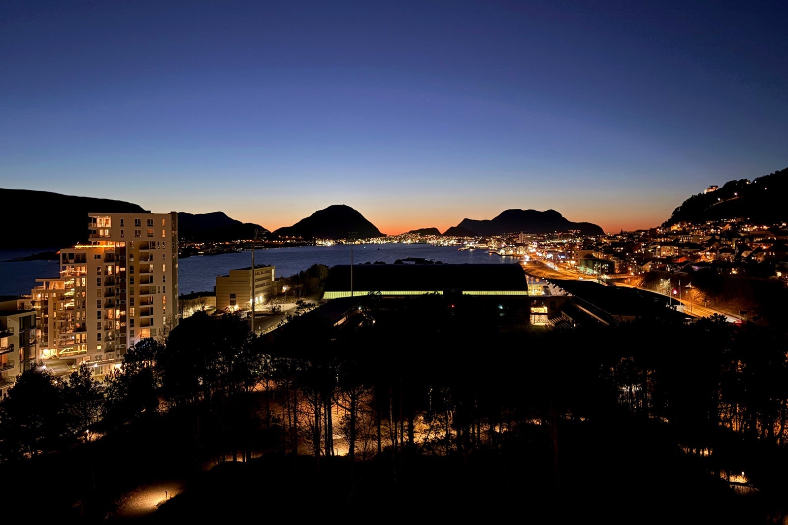 Kveldsfoto Galleribilde