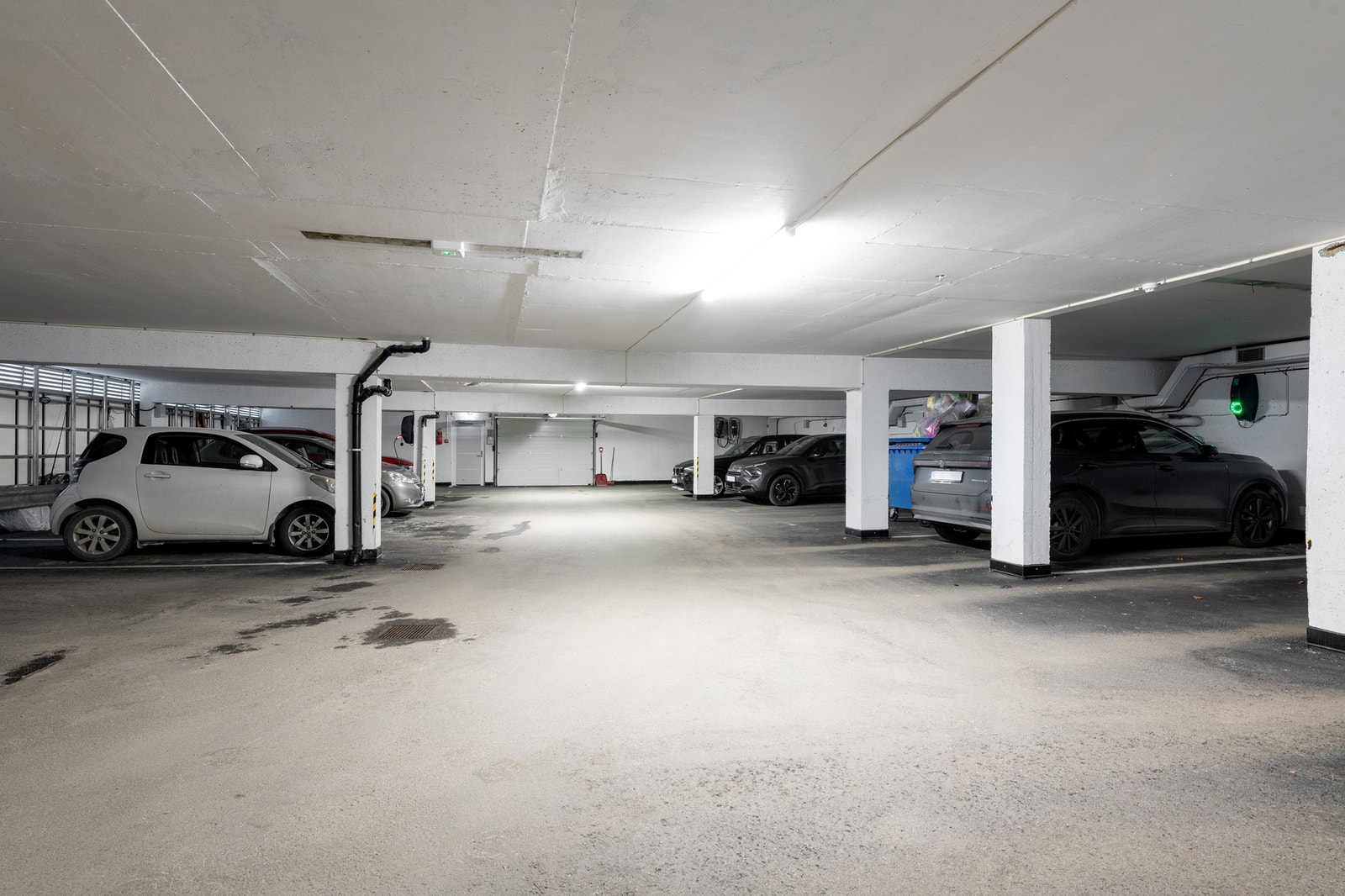 Leiligheten disponerer egen parkeringsplass i garasjeanlegget Galleribilde