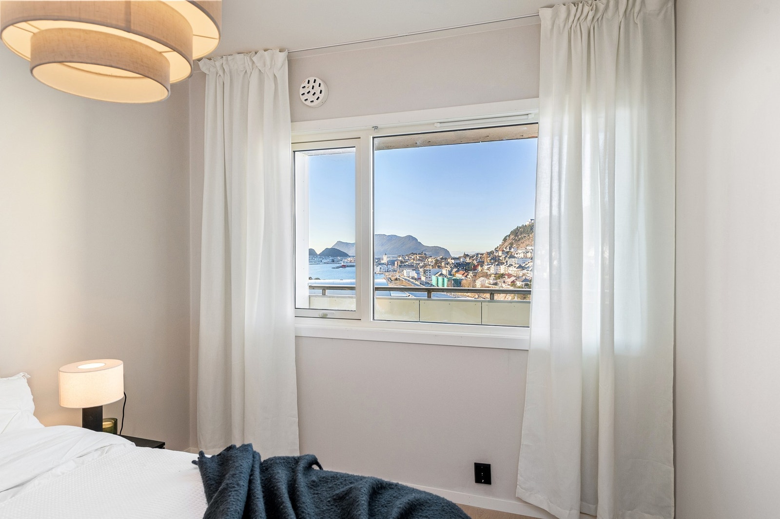 Utsikt er et nøkkelord i denne leiligheten Galleribilde