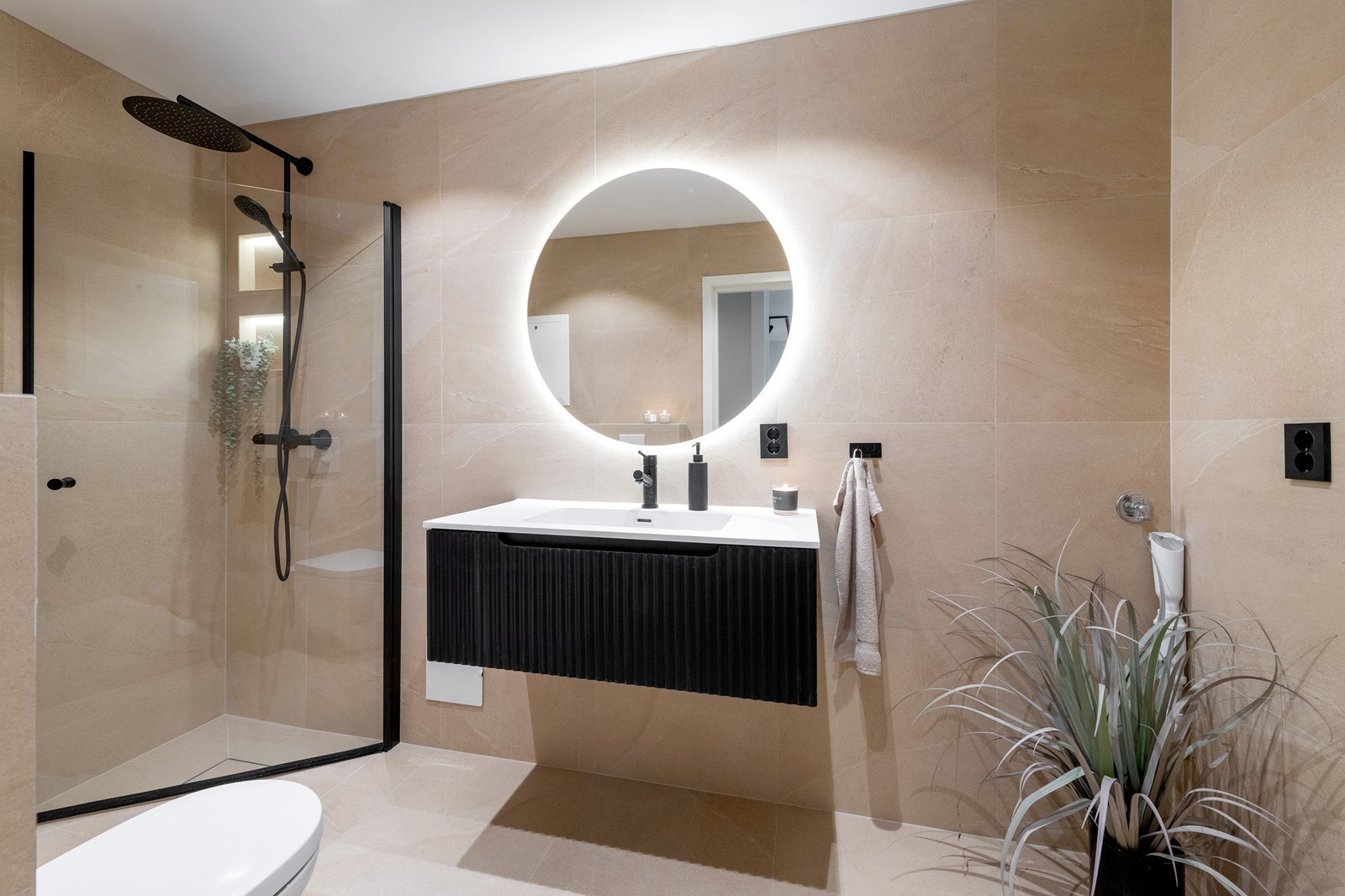 Flott rundt speil med innebygd belysning Galleribilde