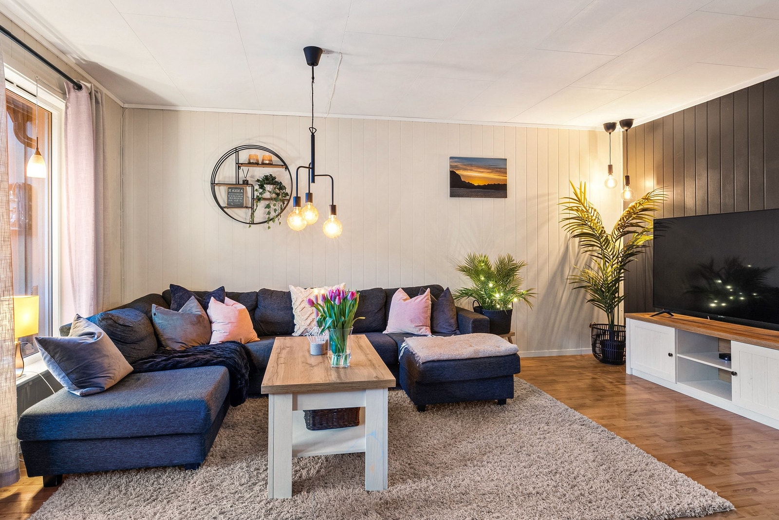 Koselig stue med innbydende preg Galleribilde