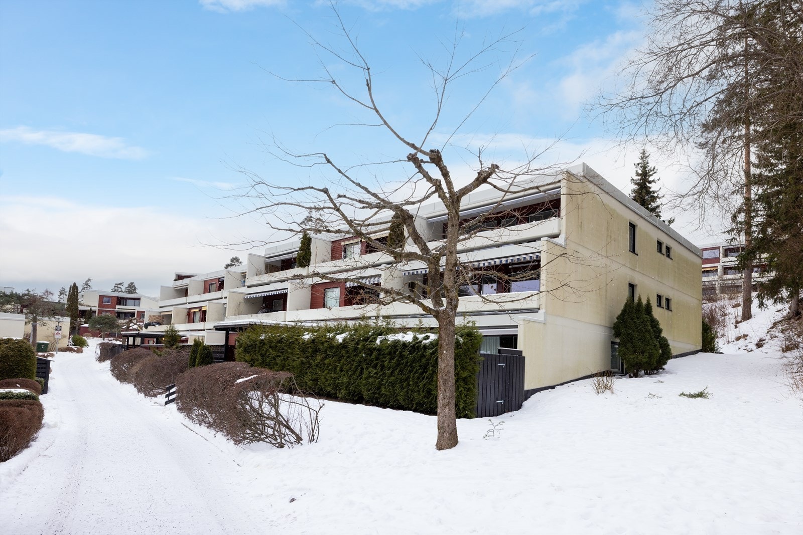 Fasade - Leiligheten ligger i toppetasjen med hjørnebeliggenhet. Galleribilde