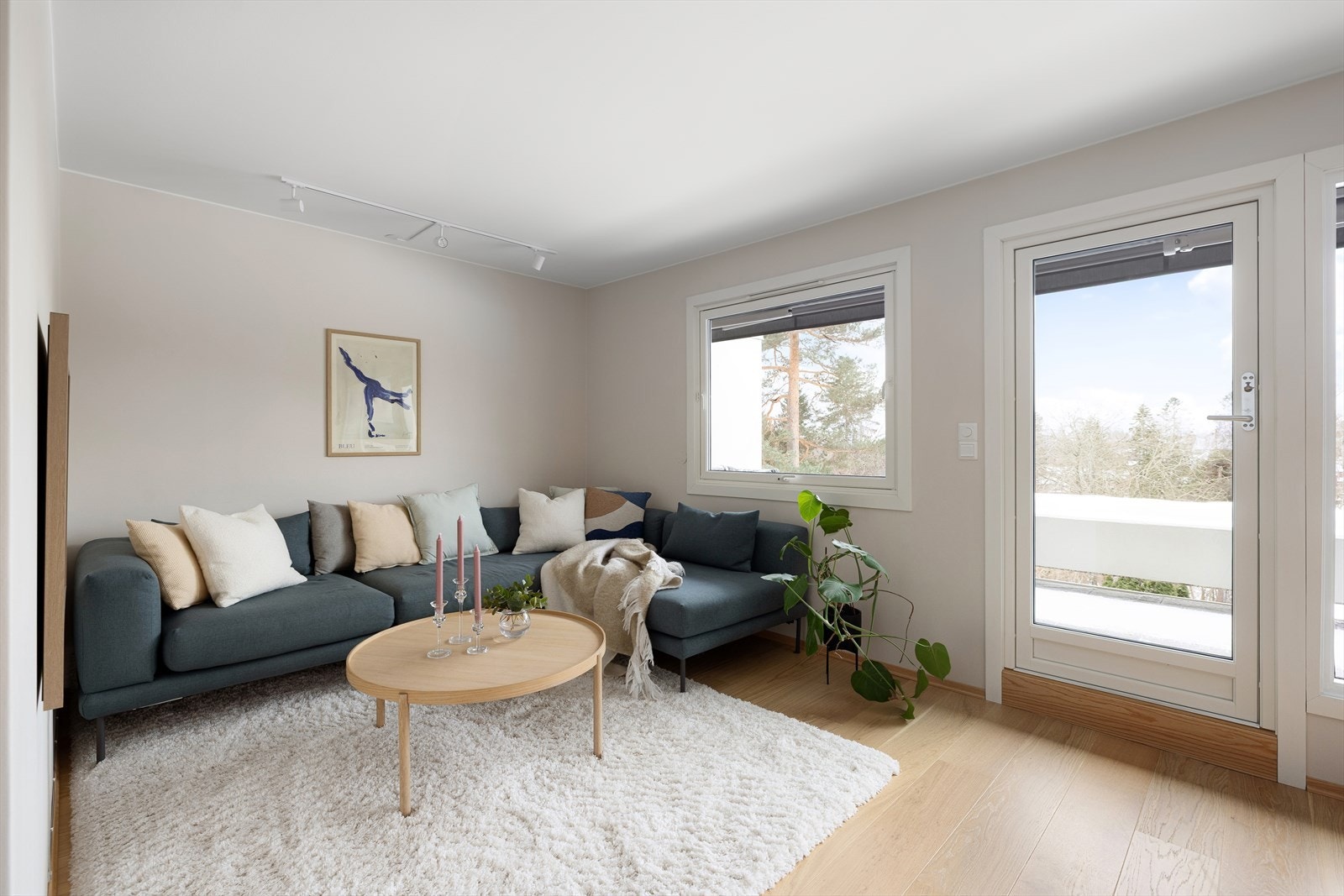 Om ønskelig kan sofasonen benyttes som soverom ved å oppføre en enkel lettvegg. Galleribilde