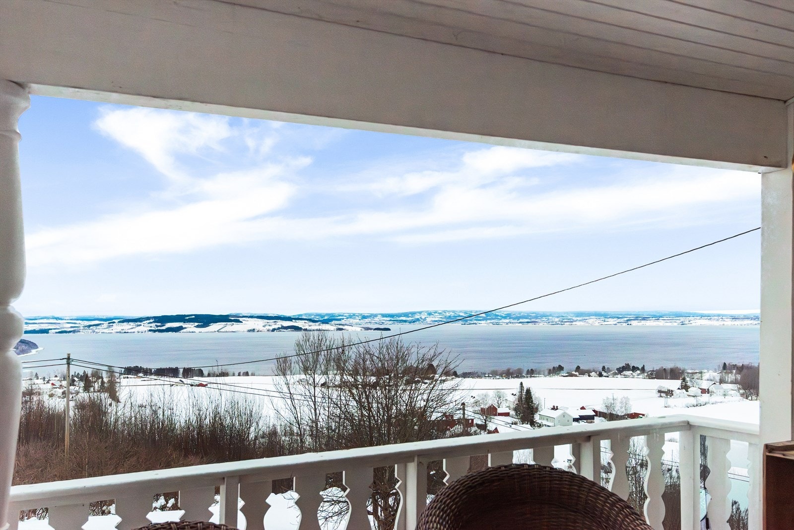 Utsikt fra terrassen mot Helgøya og i retning Hamar Galleribilde