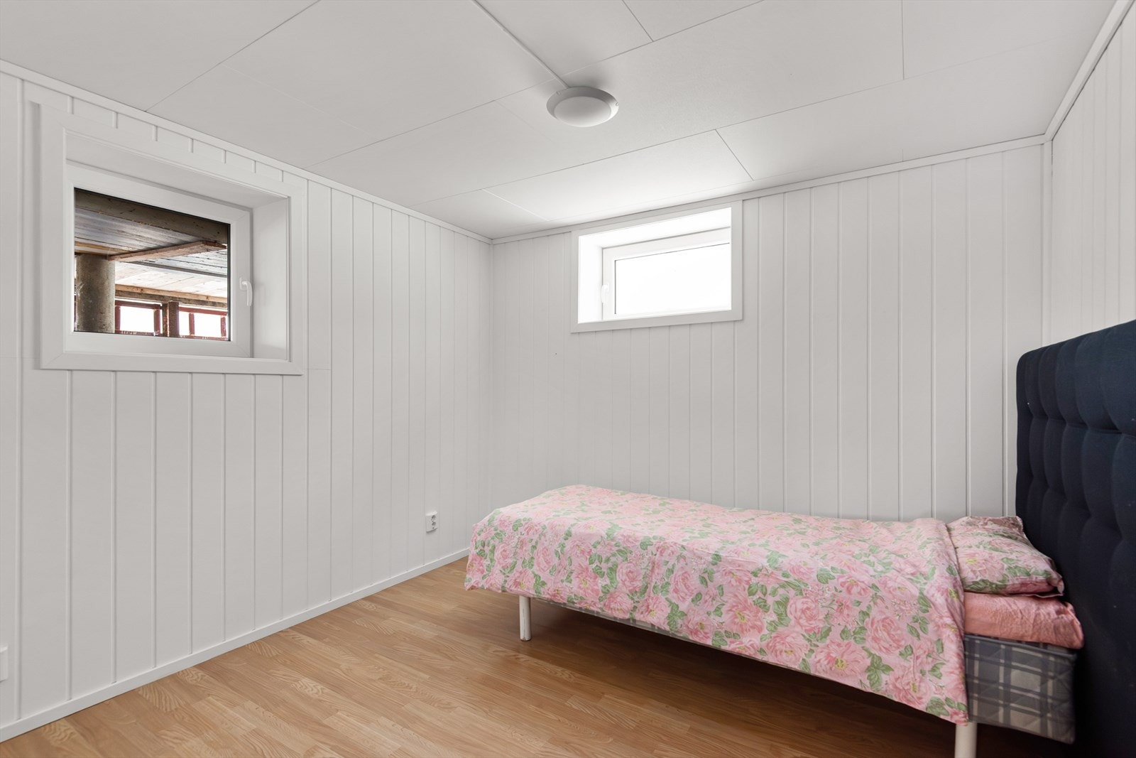 Soverom 1 sokkeletasje Galleribilde