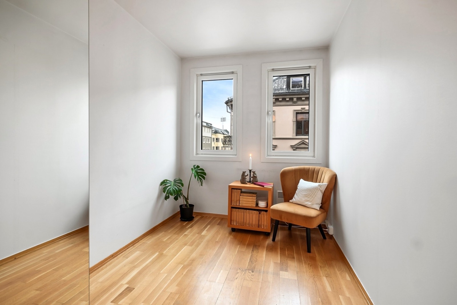 Soverom to også av god størrelse med garderobeskap Galleribilde