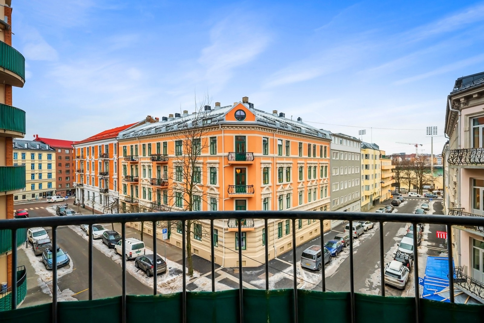 En lys og gjennomgående 3-roms leilighet med populær beliggenhet på St.hanshaugen Galleribilde