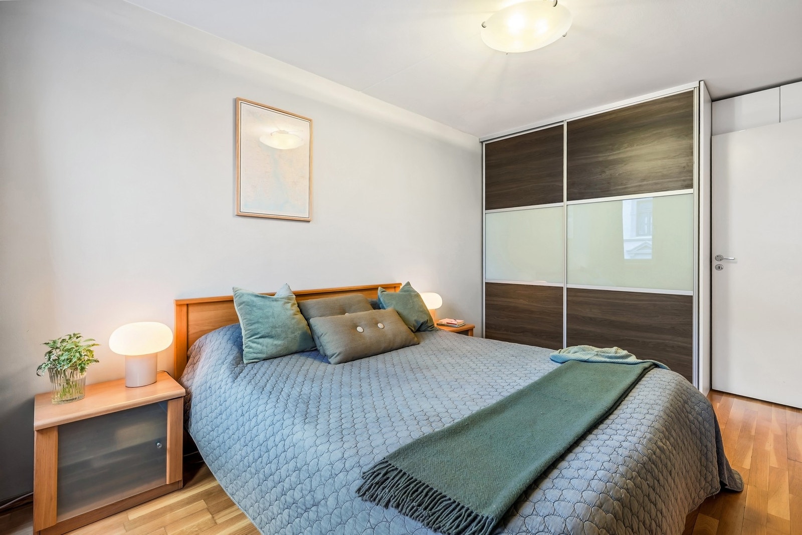 Godt med oppbevaringsplass i garderobeskap Galleribilde