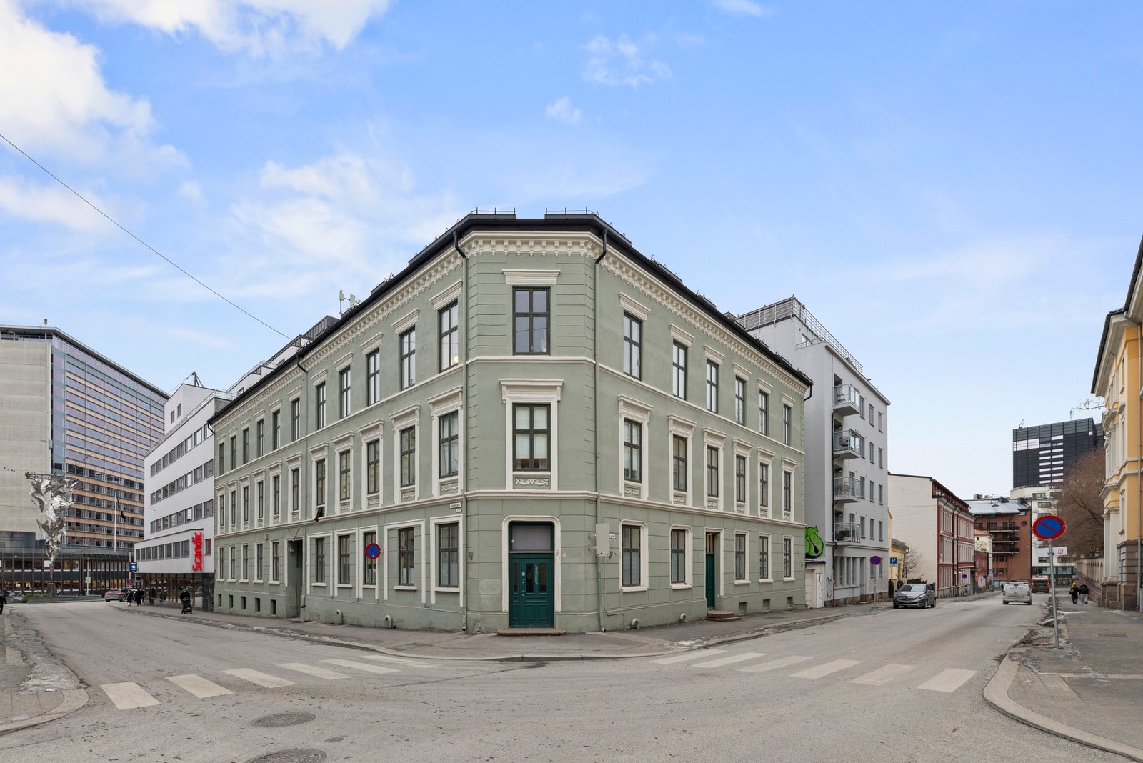 Klassisk fasade renovert i regi av brl. i 2018 Galleribilde