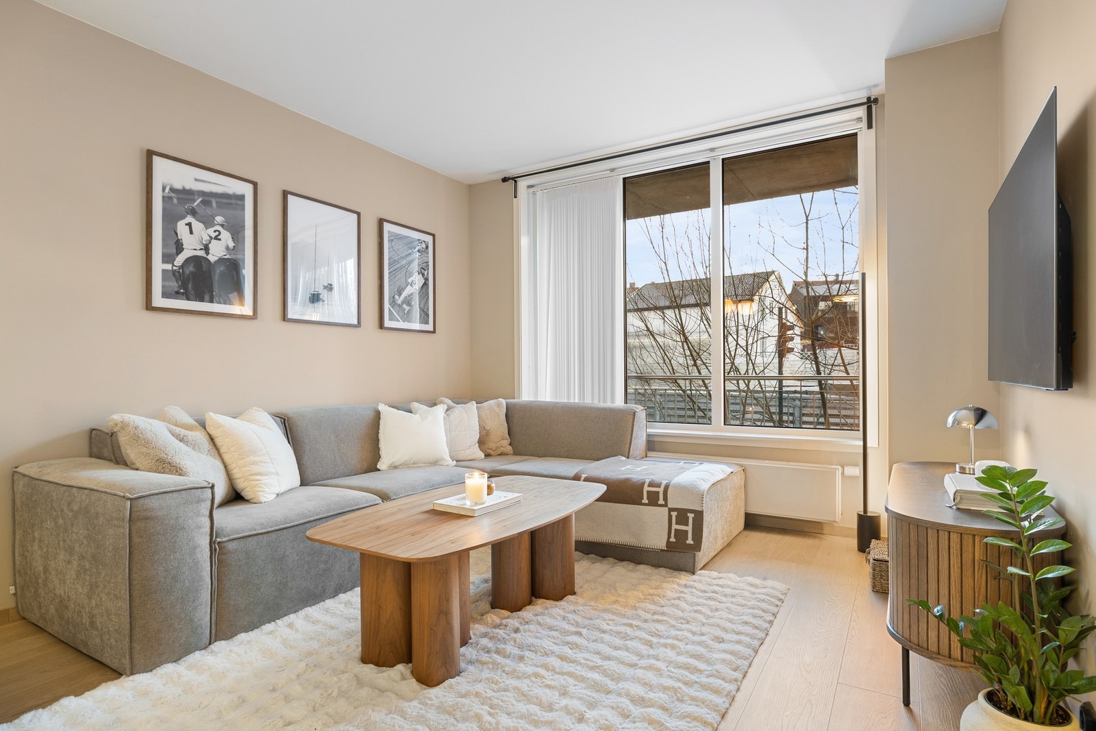 Bygningen har byggeår 2011 og innehar moderne kvaliteter som balansert ventilasjon, fjernvarme og heisadkomst. Galleribilde