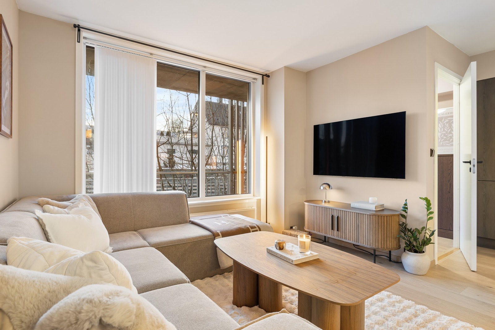 Leiligheten har en sentral og attraktiv plassering på Dalen, med umiddelbar nærhet til "alt" du trenger i hverdagen. Galleribilde