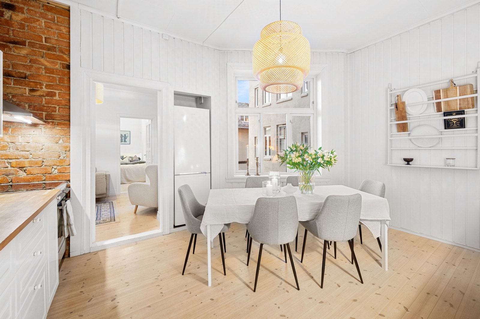 Leiligheten har et bruksareal på 106 kvadratmeter og har store oppholdsrom som er lett å innrede. Galleribilde