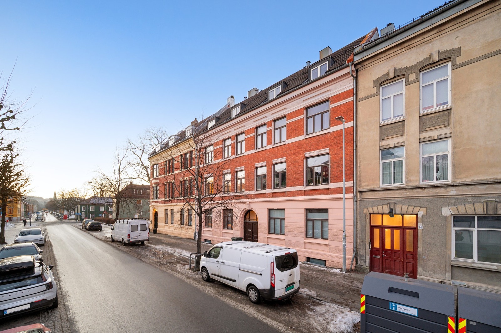 EiendomsMegler 1 ved Markus Tangvik har gleden av å presentere en flott 5-roms bygårdsleilighet i Kirkegata 38 på Møllenberg. Galleribilde