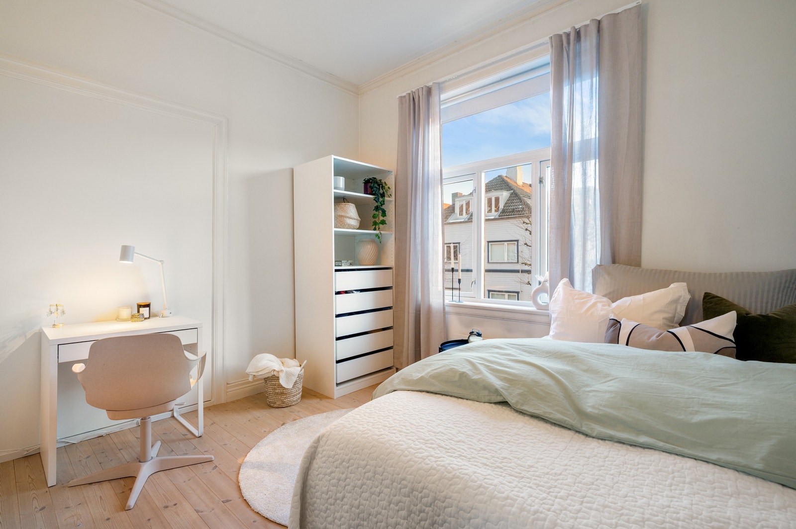 Hovedsoverom på 10,4 kvm med gode møbleringsmuligheter. Galleribilde