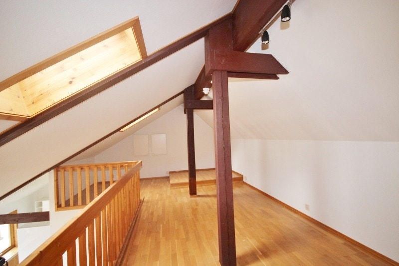 Hems med god plass til seng og oppbevaring Galleribilde