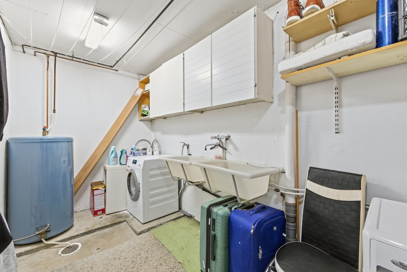 Enkelt vaskerom Galleribilde