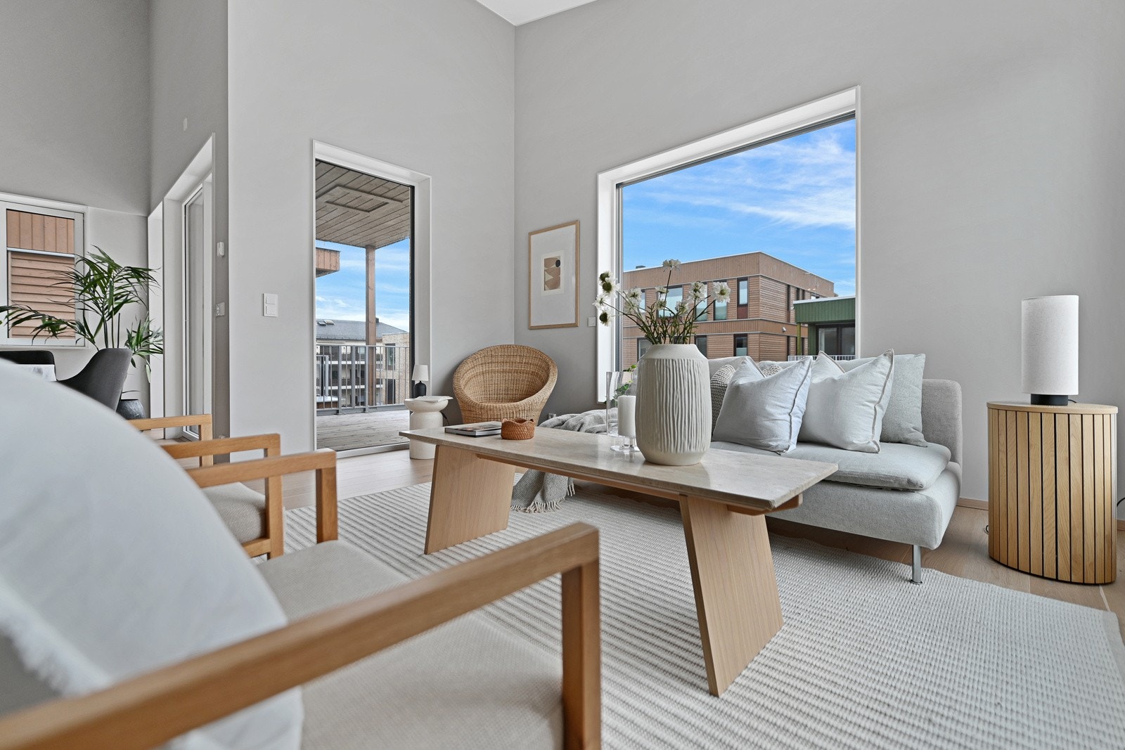 Stuen er romslig med gode møbleringsmuligheter. Galleribilde