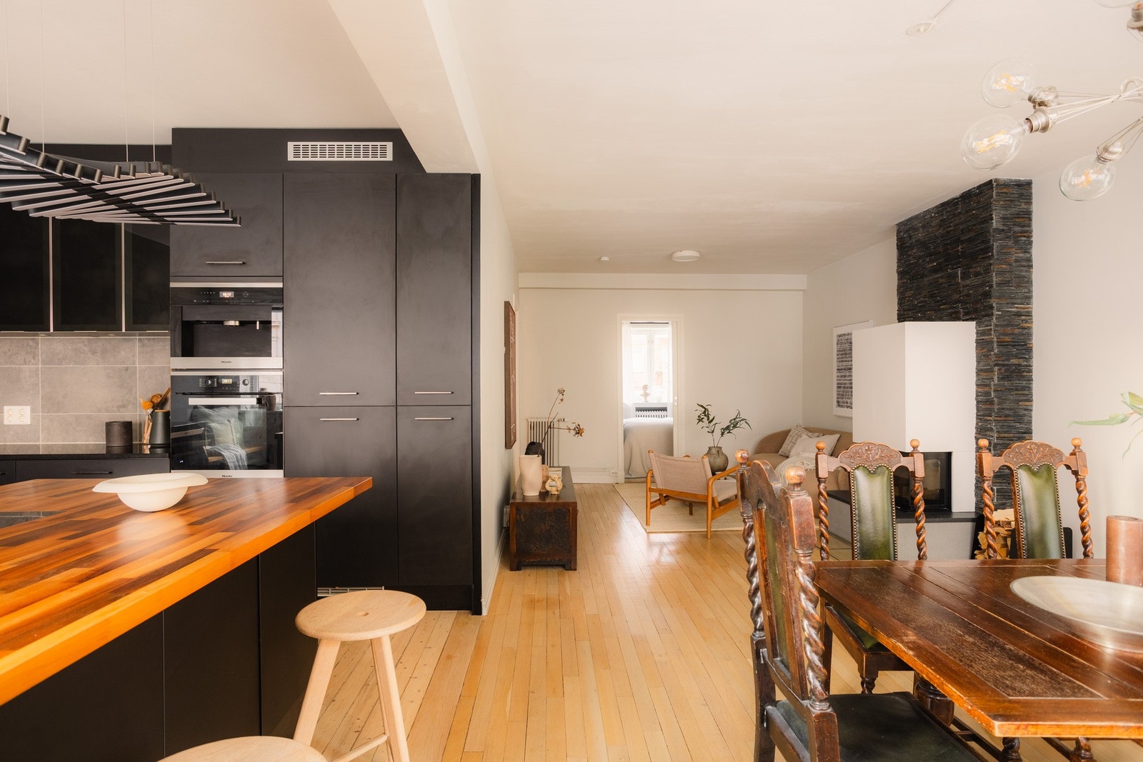 - Den gjennomgående planløsningen kombinert med lyse, moderne farger gir en luftig og god atmosfære - Galleribilde