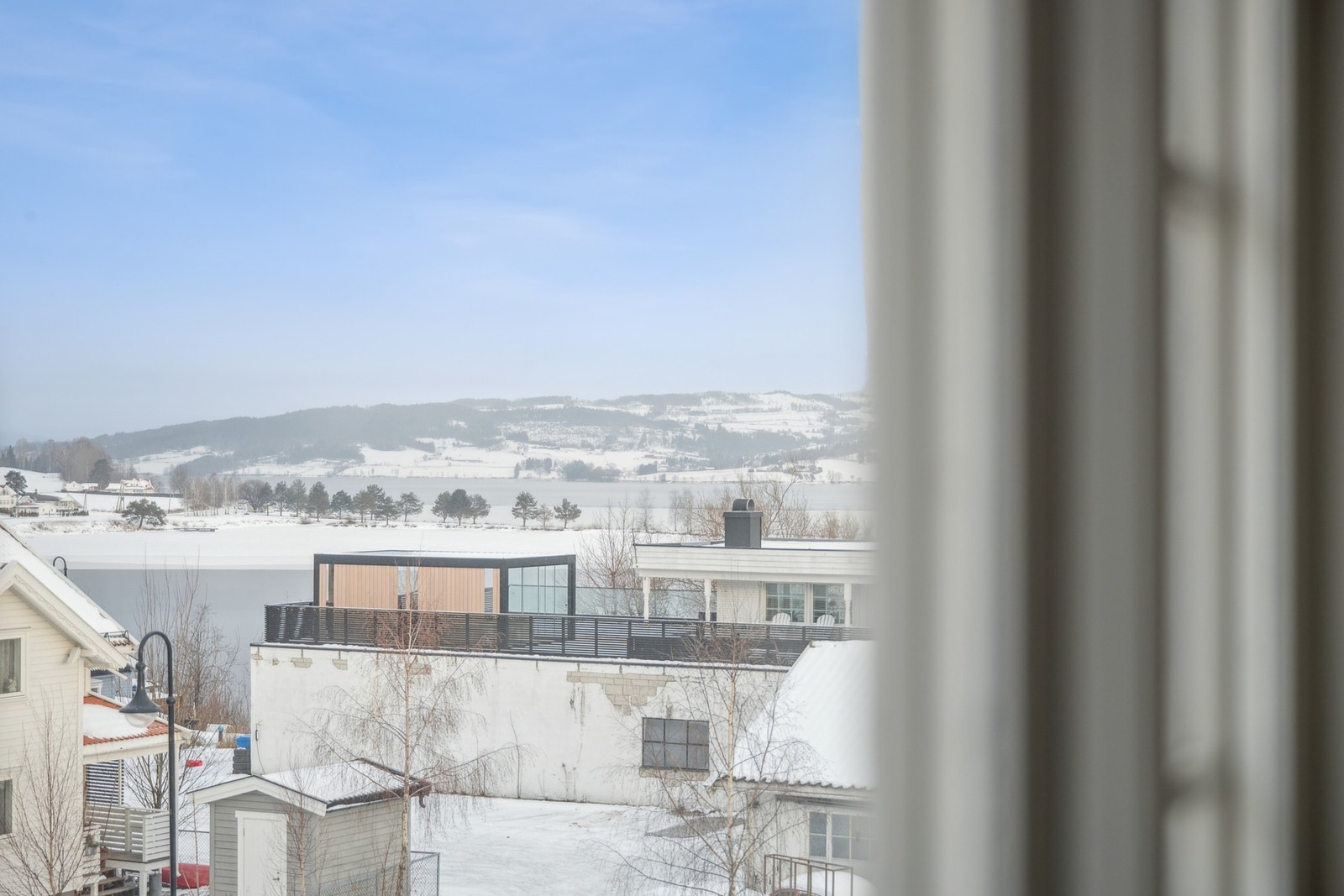 Utsikt fra kjøkkenvinduet. Galleribilde