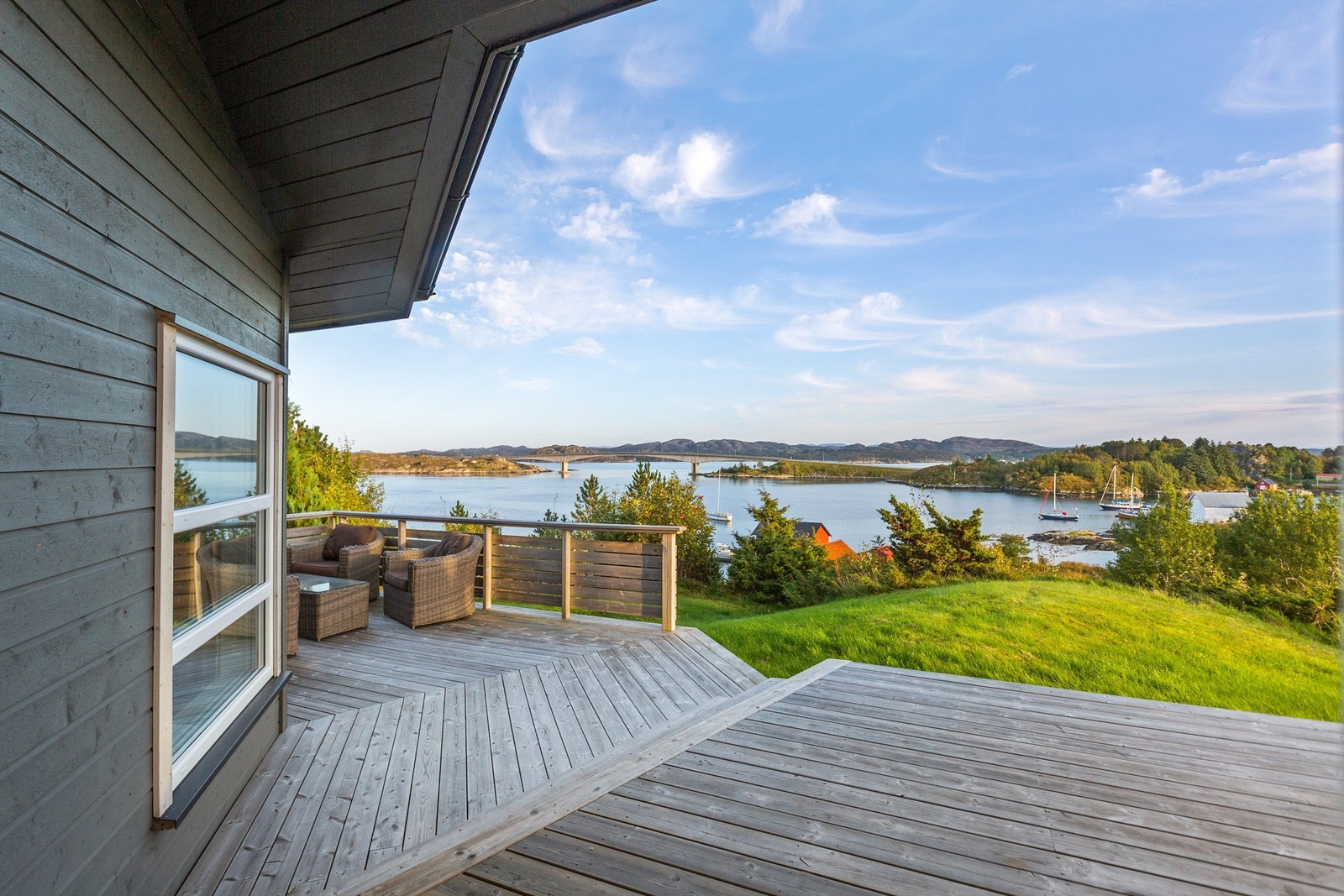 Her kan du nyte roen med umiddelbar nærhet til alt naturen har å tilby, ca. 2 timer med bil fra Trondheim sentrum. Galleribilde