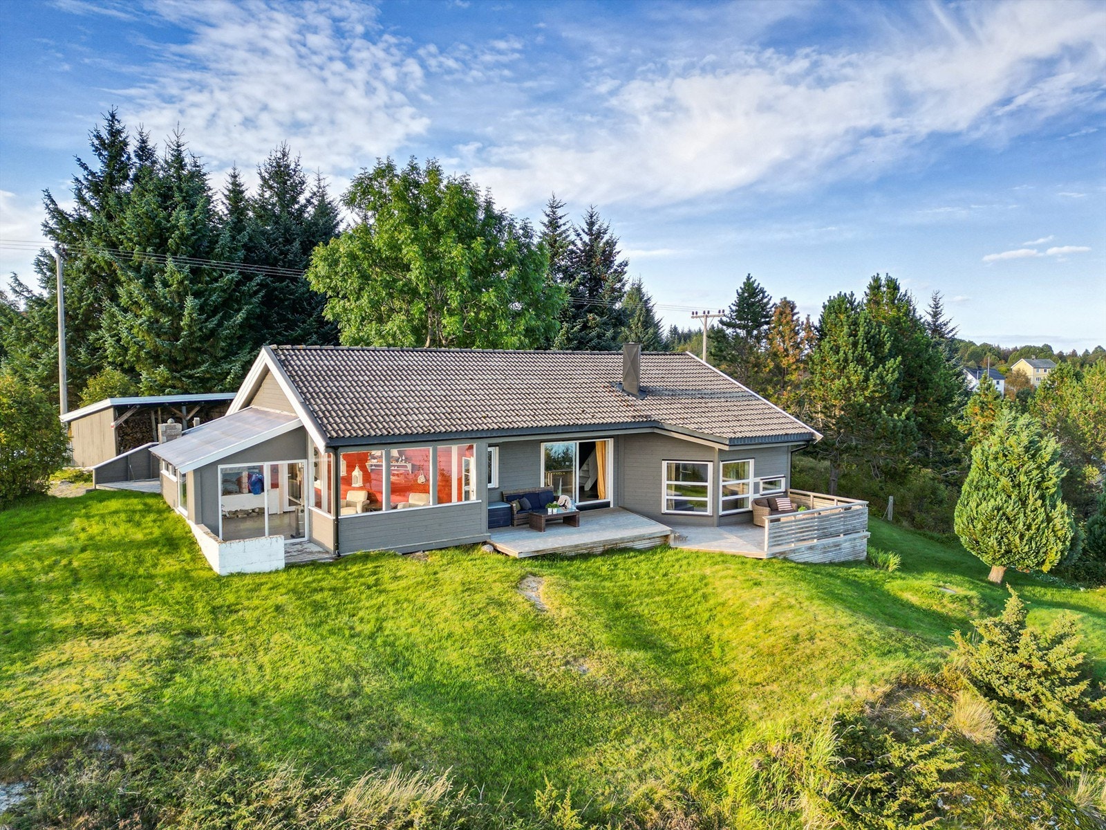 Ansnes har blant annet et yrende båtliv. Her er det særs gode mulighet for fiske, vannsport, padling og en rekke andre sommeraktiviteter. Galleribilde