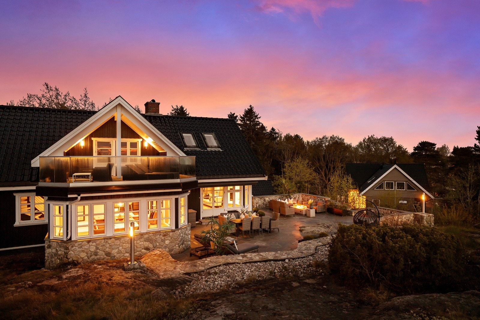 Leinæs & Partners v/Fremmerlid Glasø har gleden av å presentere Sønsebergveien 12. Galleribilde