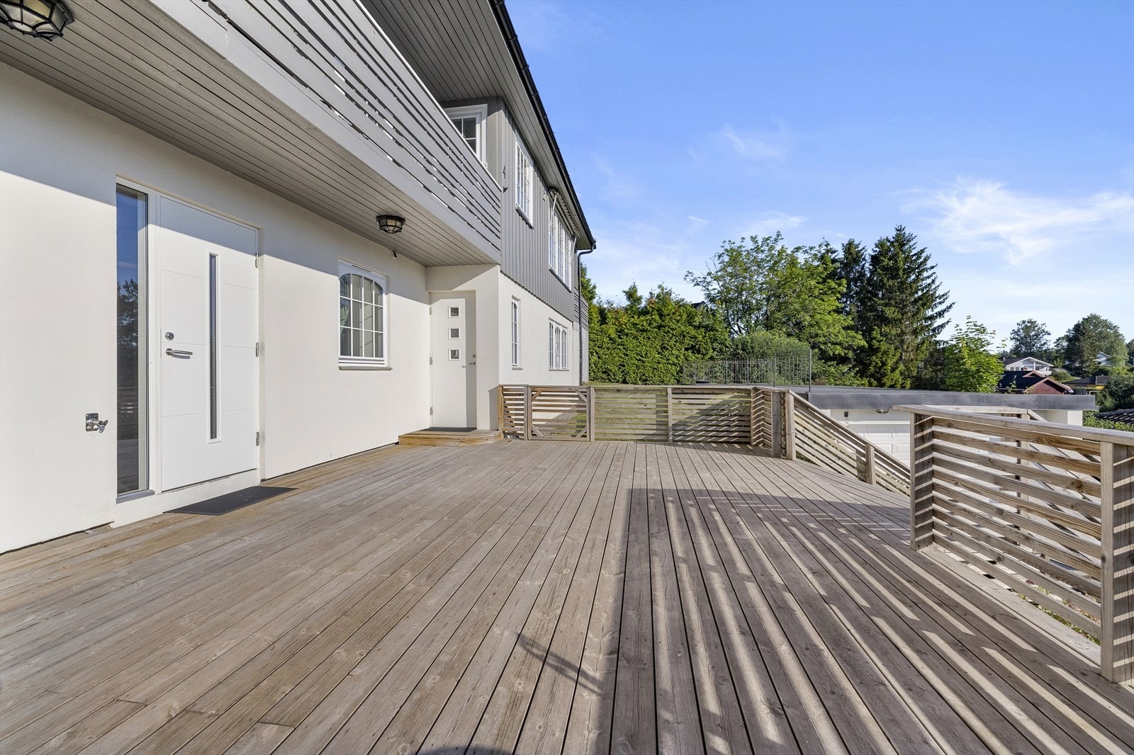 Hoveddel og utleiedel har separat inngang. Galleribilde