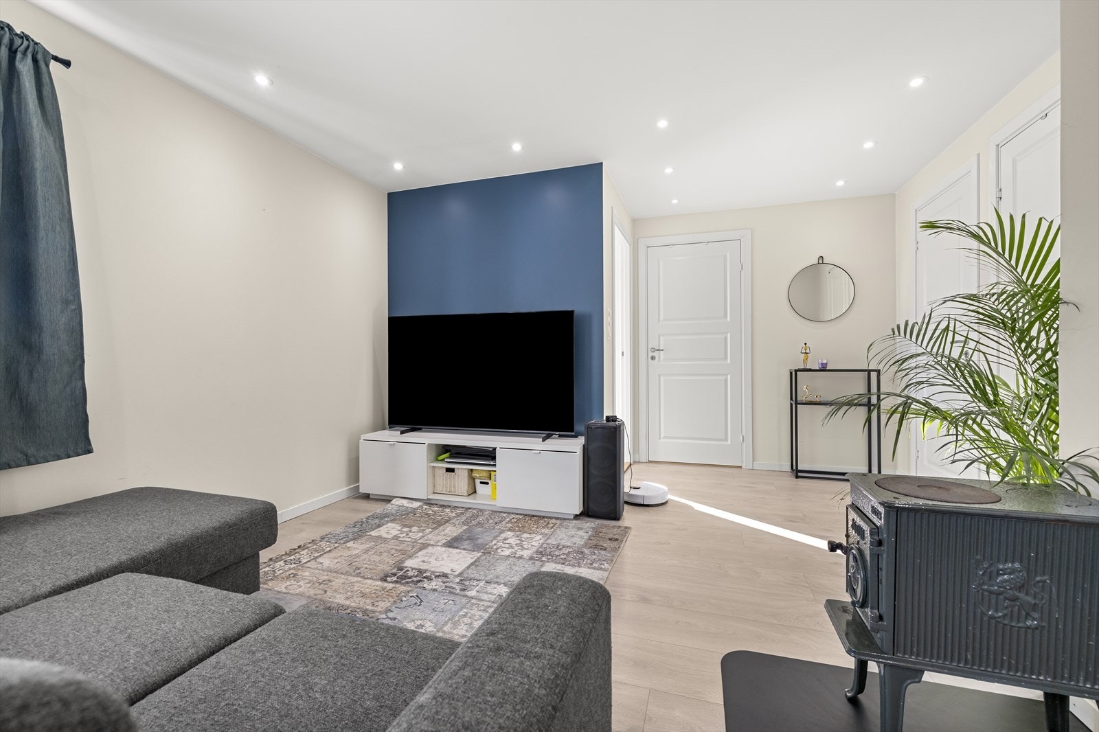 Det er downlights i himling. Galleribilde