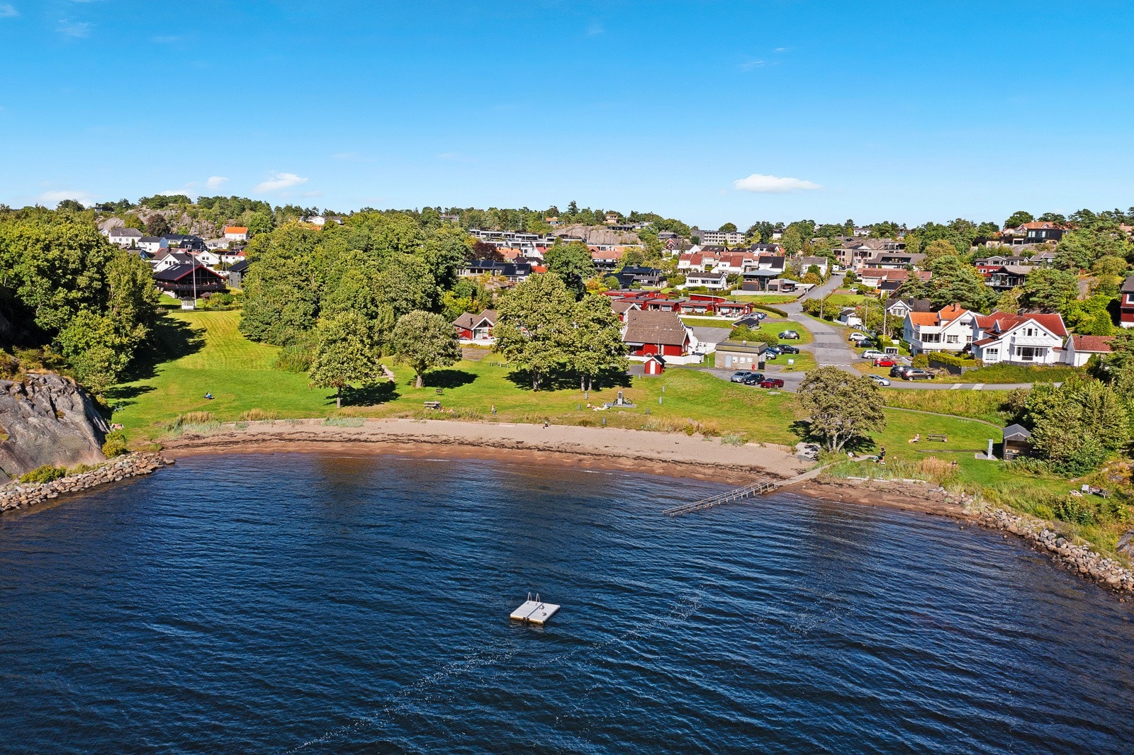 Rekkeviksbukta - med badstue og handikapvennlig badeplass Galleribilde