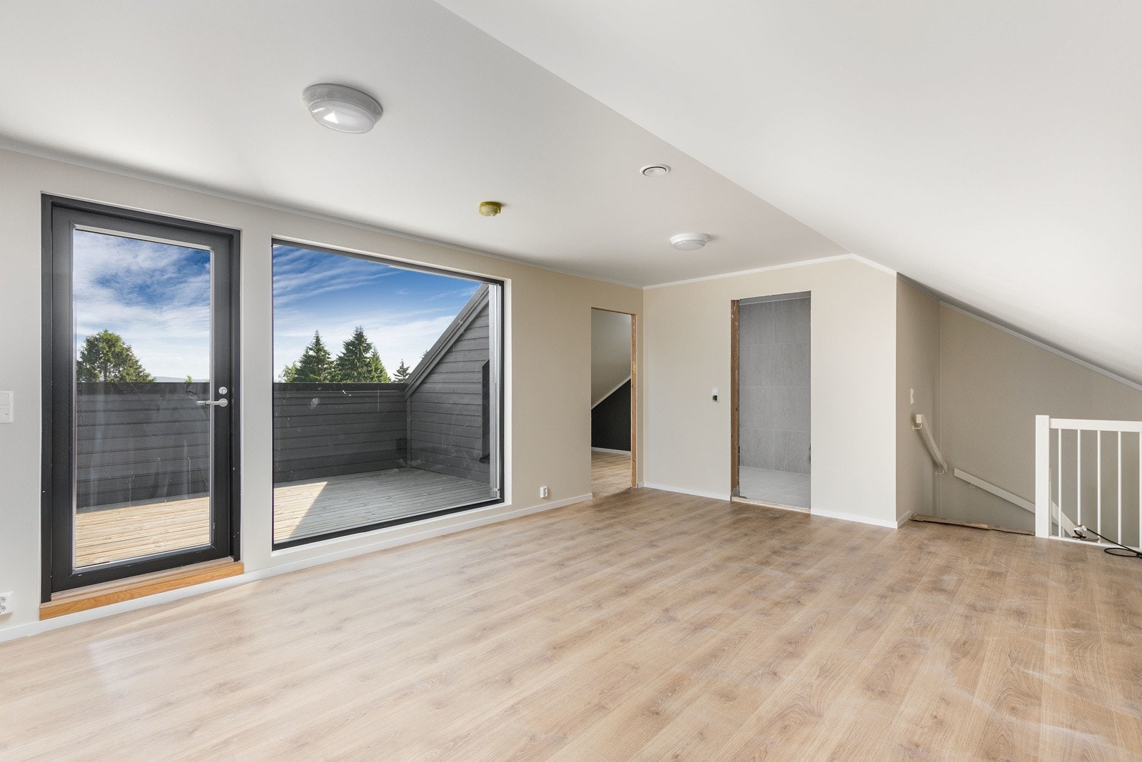 Tyrivegen 7. Galleribilde