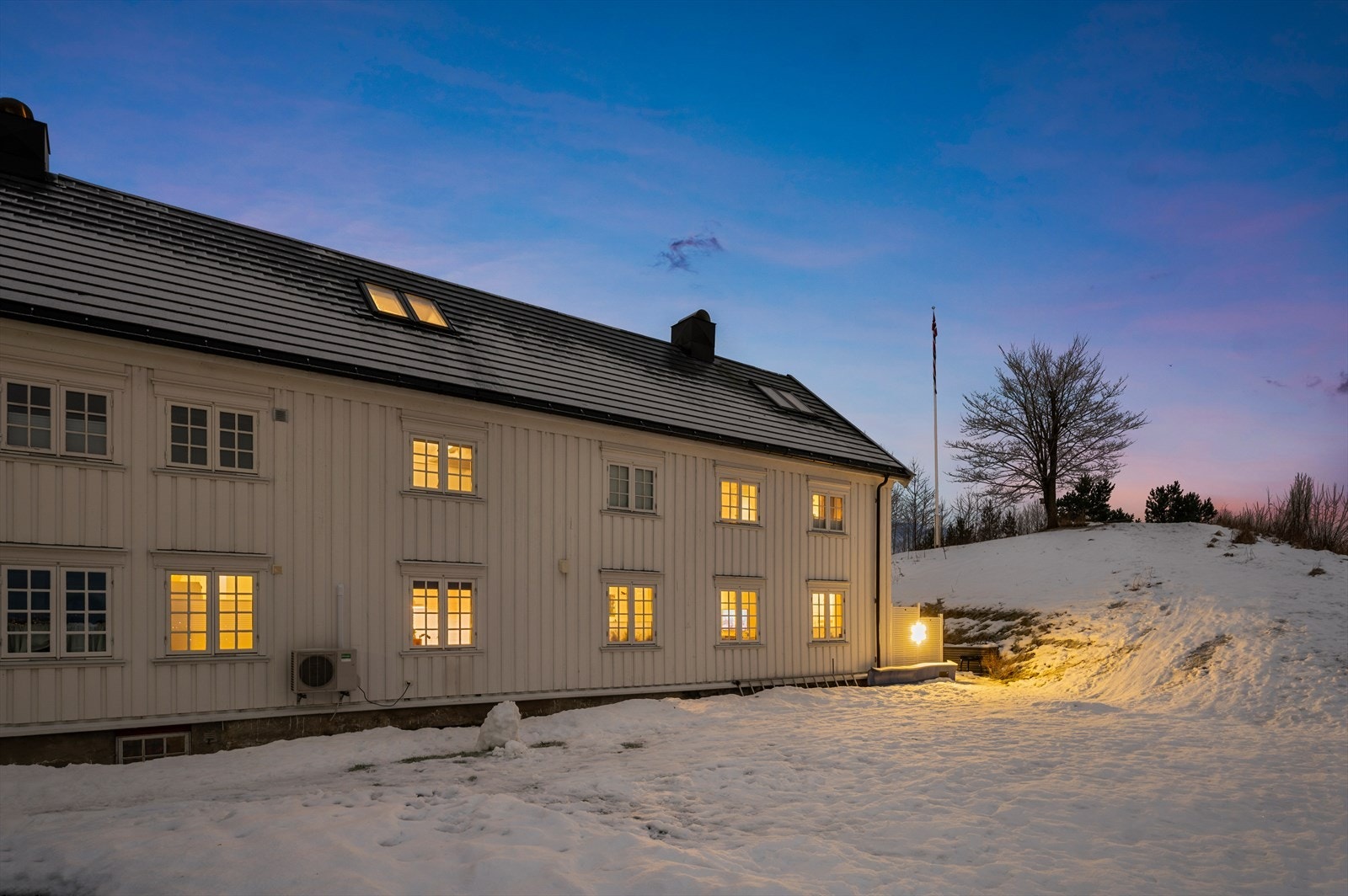 Her er det god boltreplass til å benytte seg av de flotte fellesarealene utenfor. Galleribilde