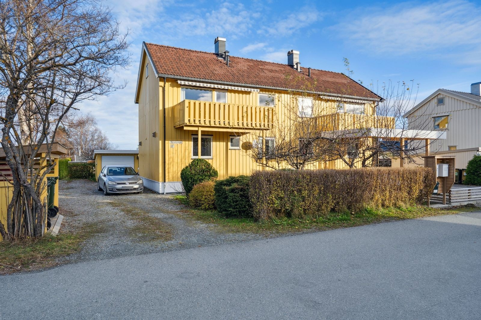Velkommen til Nerviksvegen 29 A - En innholdsrik halvpart med flotte uteplasser og solrik tomt. Galleribilde