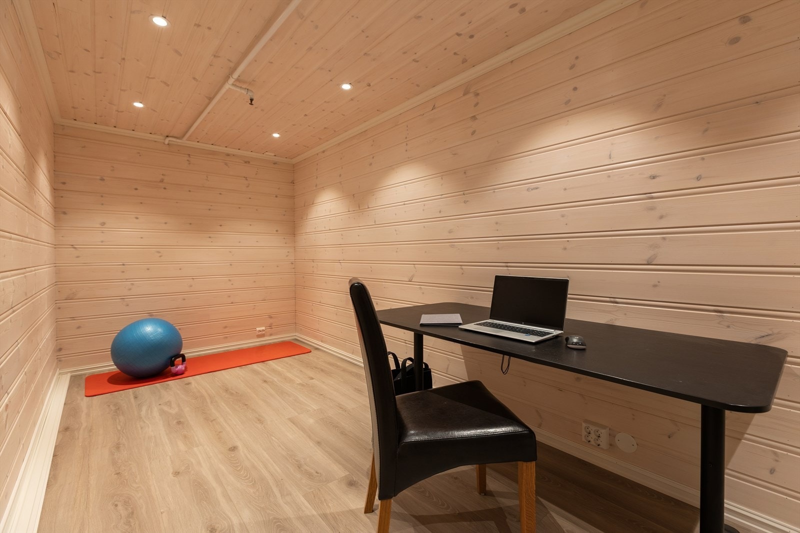 Stor bod som i dag er innredet som kontor/hobbyrom (se punkt "ferdigattest"). Galleribilde