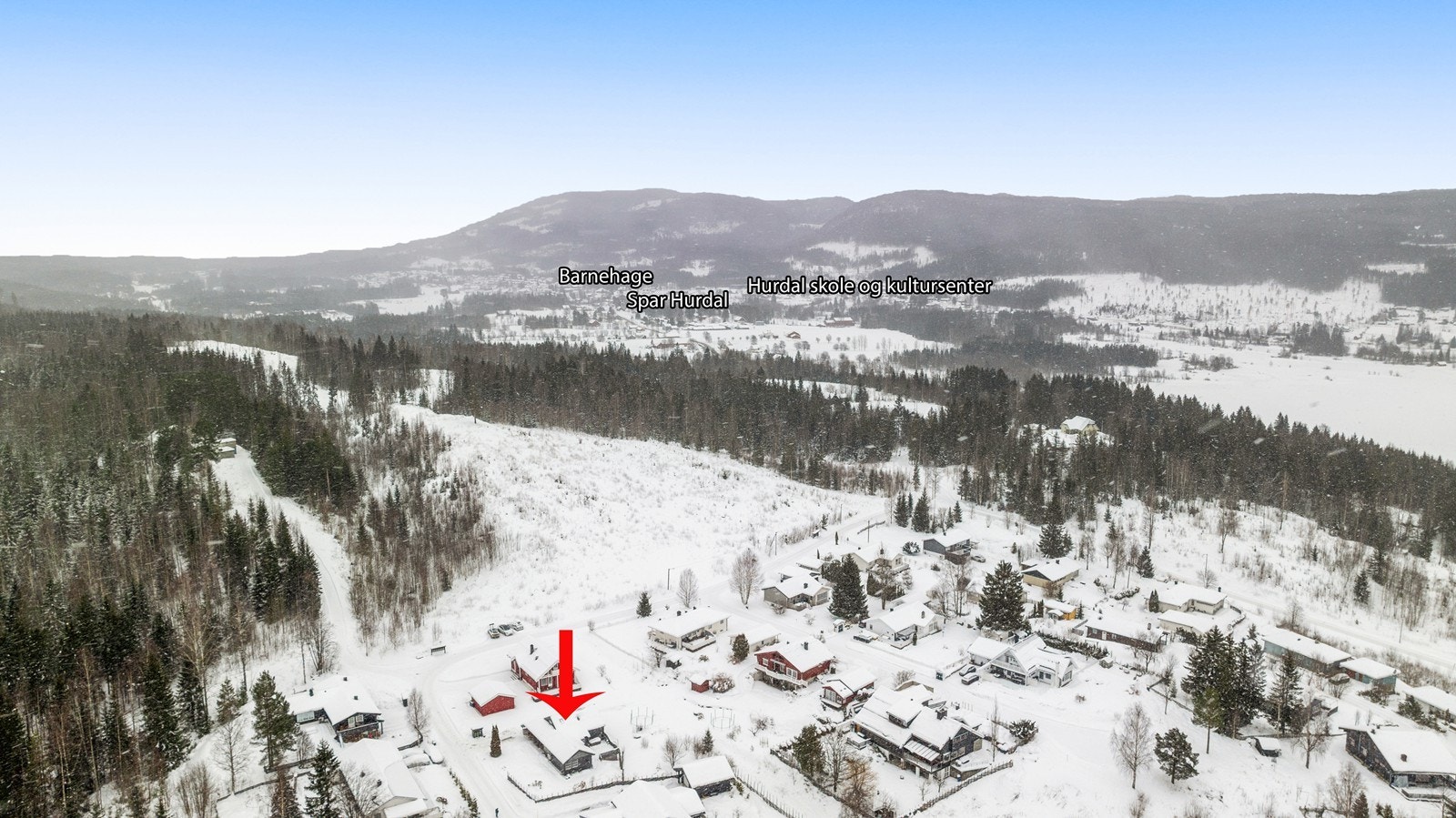 Det er korte avstander til barnehage, skole og sentrumsfasiliteter. Galleribilde