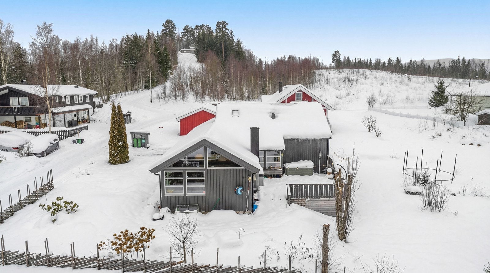 Områdene rundt byr på flotte friluftsmuligheter både sommer og vinter. Galleribilde