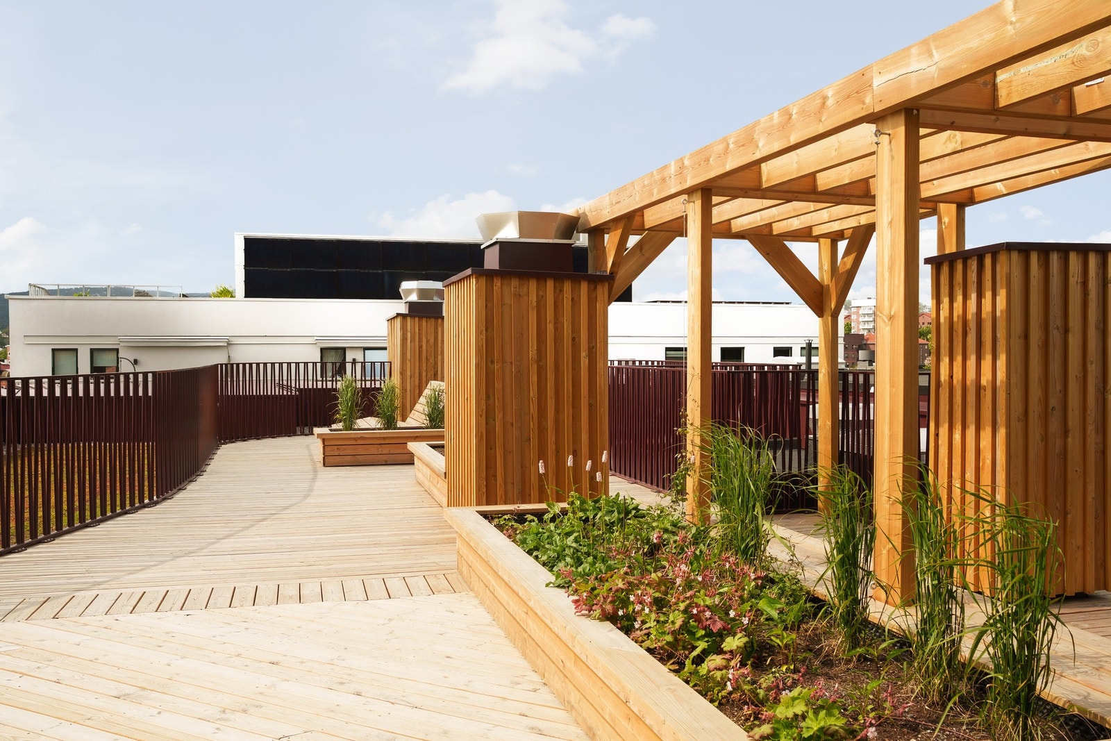 Sommerbilde felles takterrasse. FOTO: Henrik Fjørtoft Sporsheim. Galleribilde