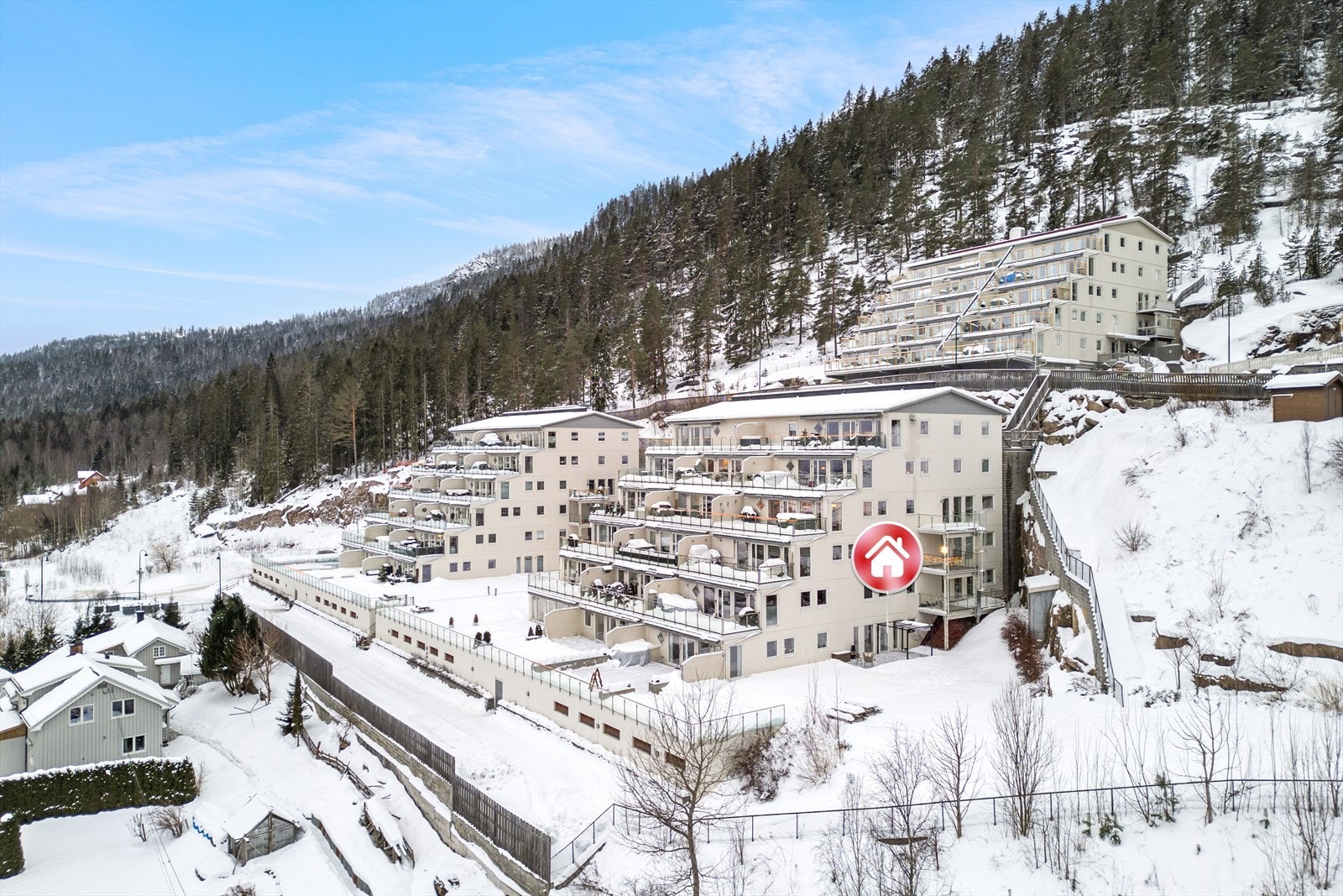 Ca. 20 min kjøreavstand til Asker og Drammen. Galleribilde
