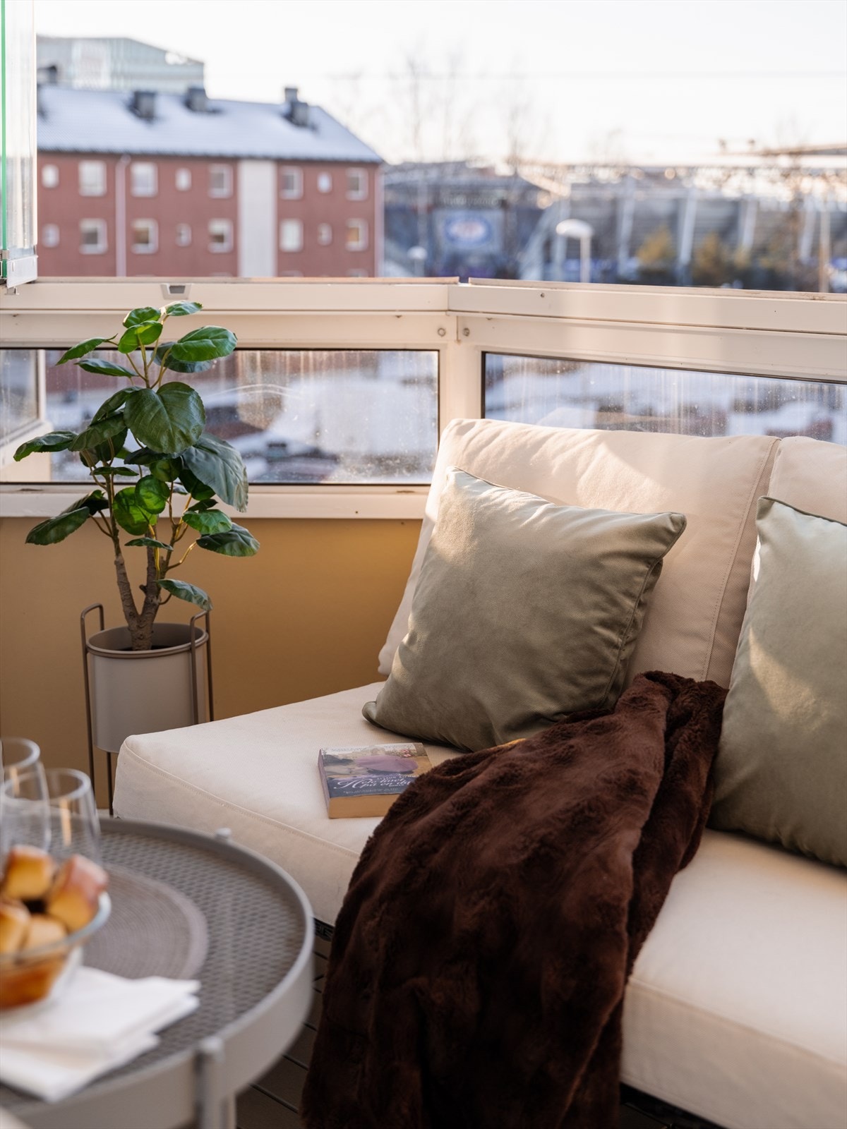 Balkongen fungerer som en forlengelse av stuen. Galleribilde