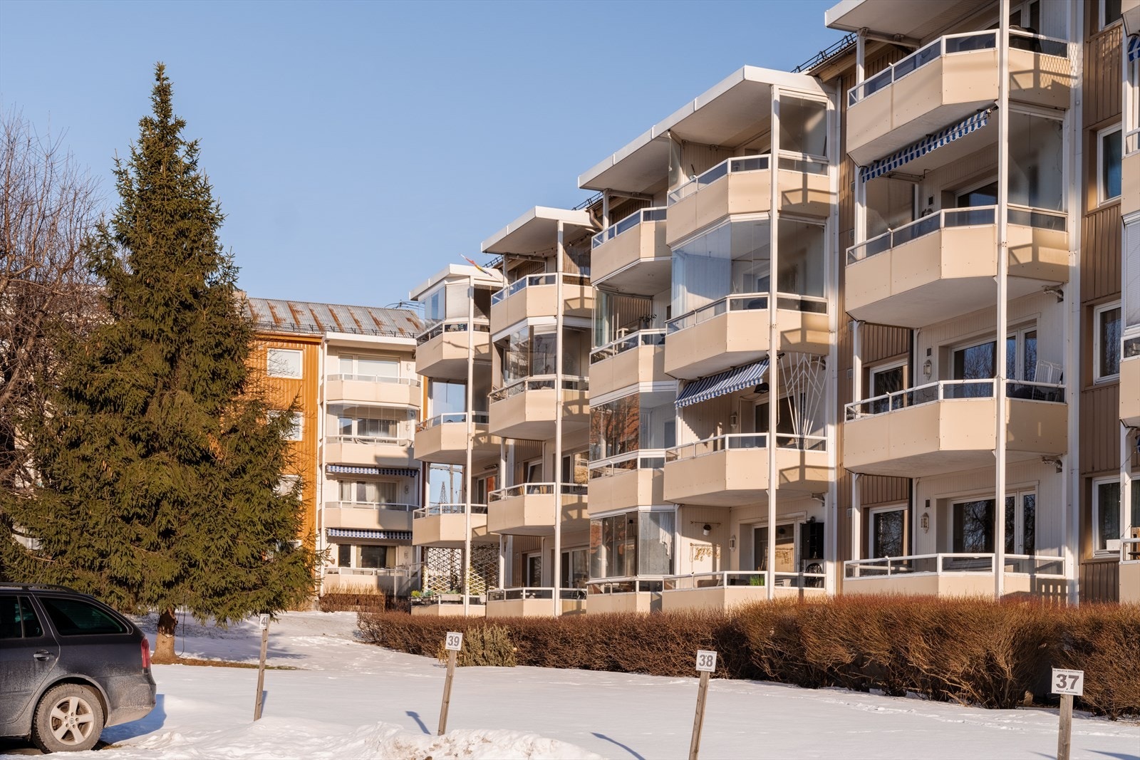 Til leiligheten hører to kjellerboder på til sammen 6 m². Galleribilde