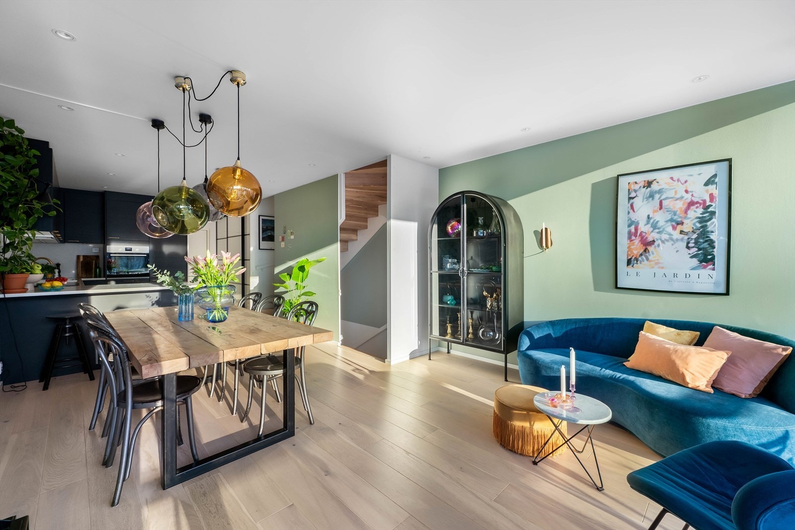 Lekker og moderne bolig med smarte løsninger og høy kvalitet i materialvalg og innredninger Galleribilde