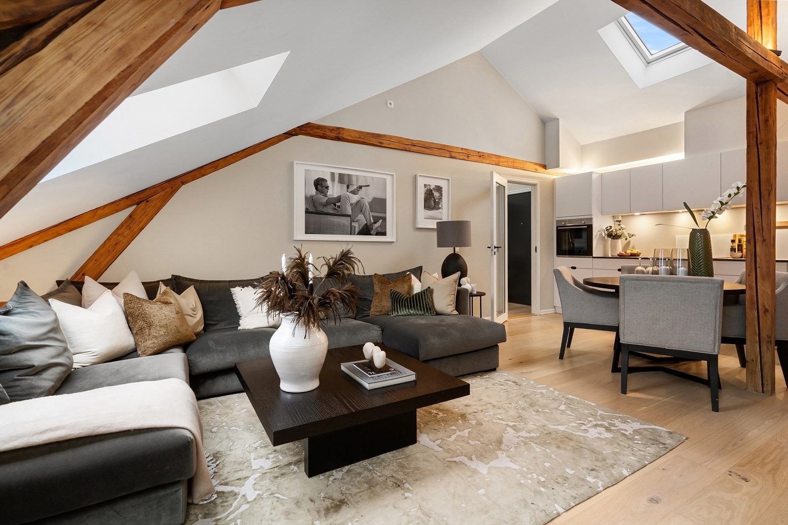 Velkommen til Niels Juels gate 41 presentert av Bjørn Johan Grini v/ Nordvik Bygdøy allé (foto: Zovenfra) Galleribilde